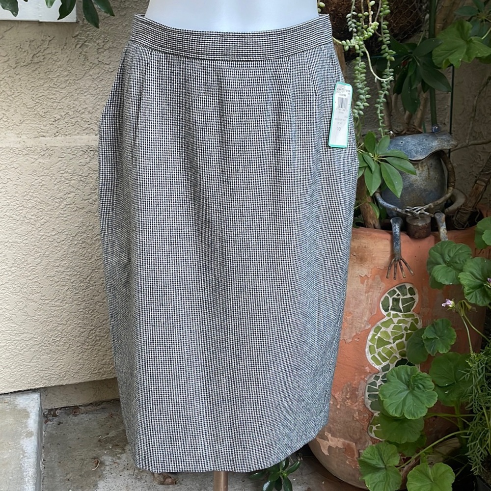 Vintage new black/white Evan Picone wool skirt